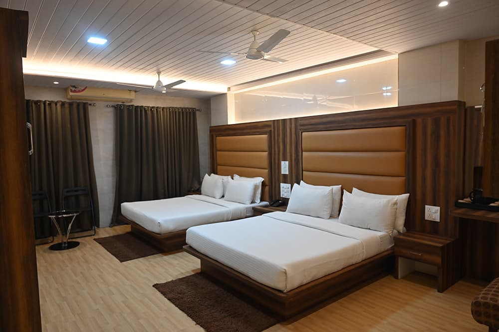 Deluxe family room at Hotel Sai Yatri
